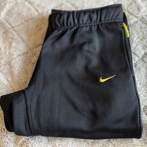 Sweatpants Nike, medium, worn a couple times. Good condition. Straight legged